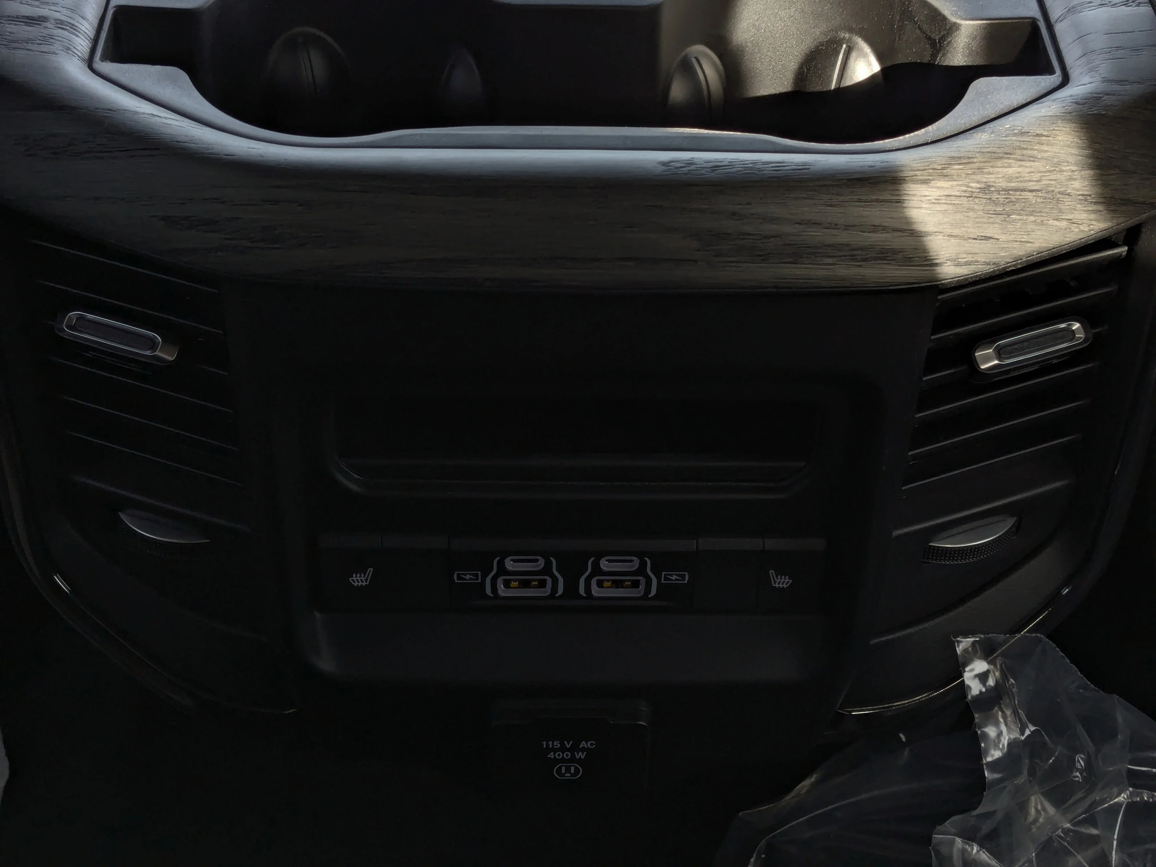 New 2026 White RAM Limited - CUMMINS DIESEL  NIGHT ED.  LEVEL 1 & TOW GRP  DIGITAL REARVIEW MIRROR  SUNROOF image 30