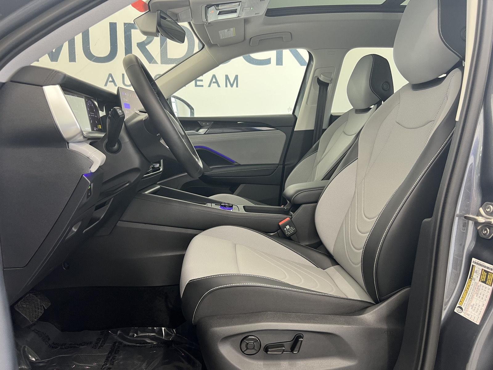 2026 Volkswagen Tiguan SE - Photo 12