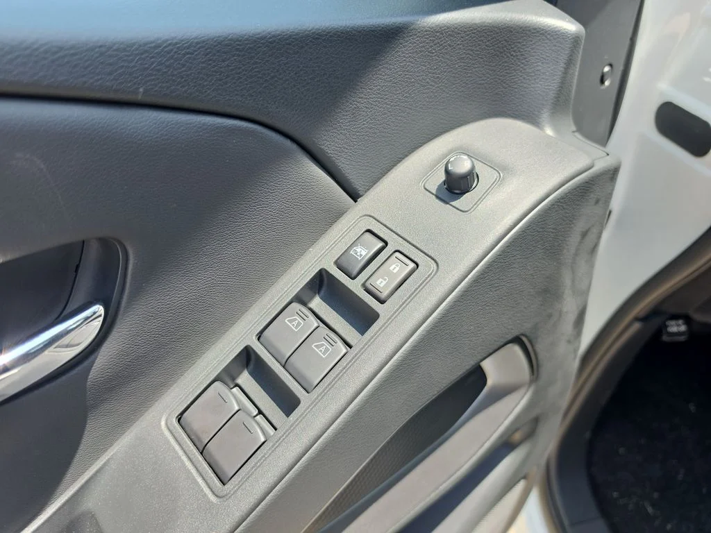 New 2026 Glacier White Nissan Crew Cab SV image 22