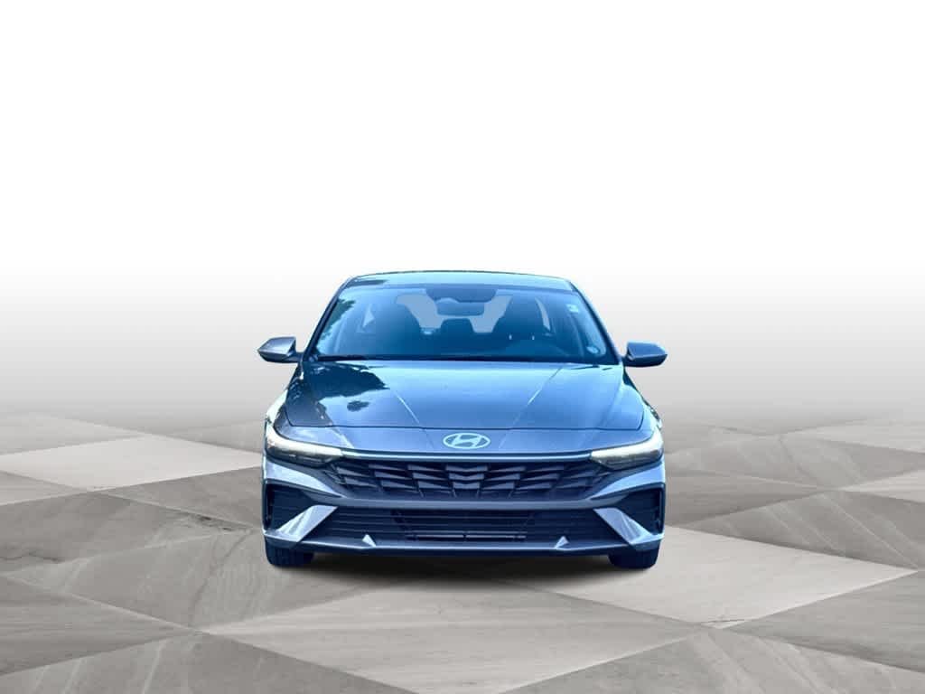 Used 2026 Fluid Metal Hyundai SE image 3