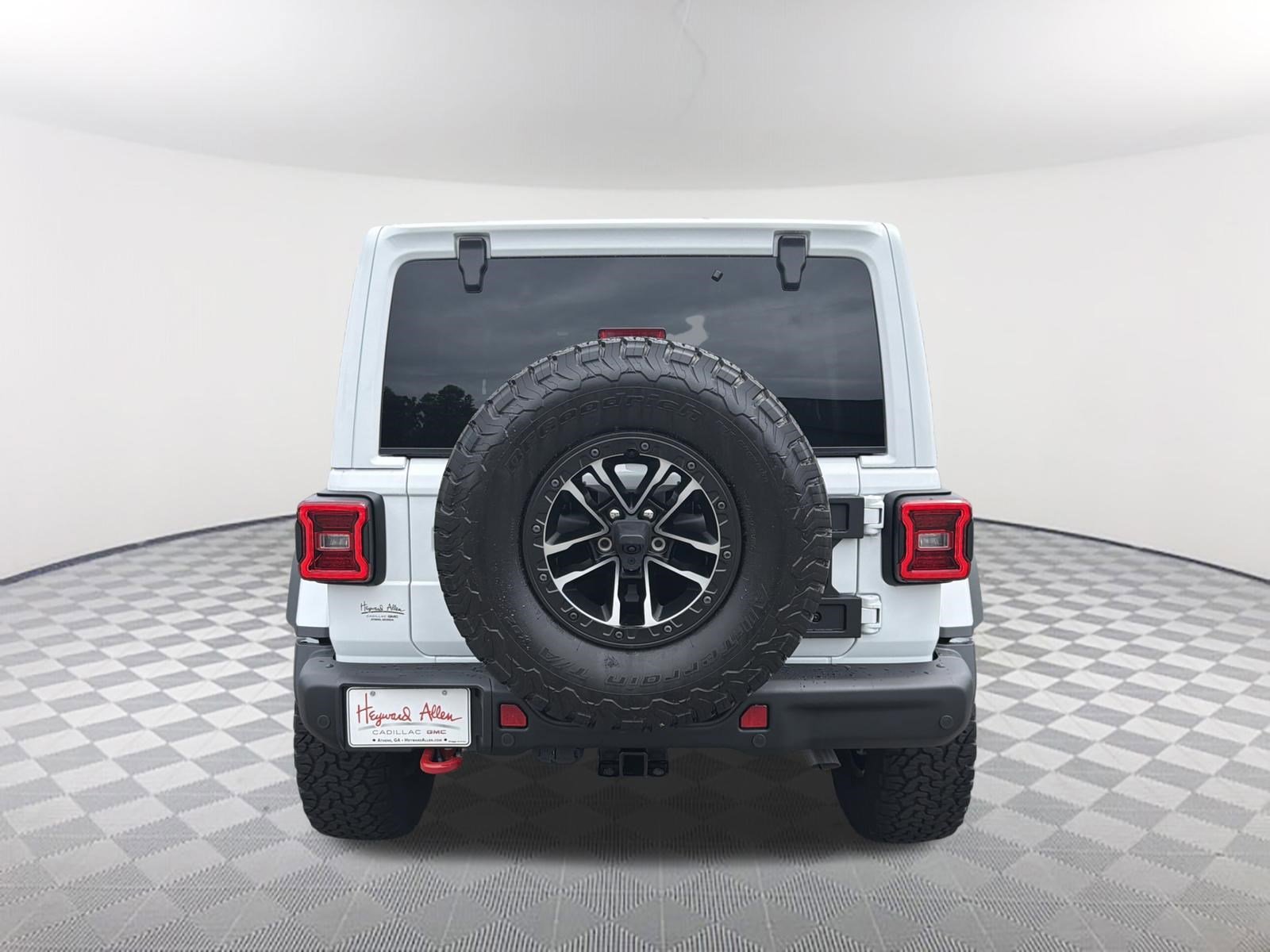 Used 2026 Bright White Clearcoat Jeep Rubicon X image 5