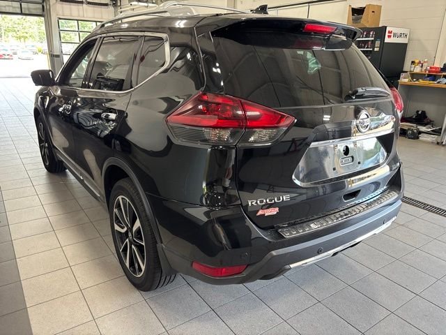 Used 2019 Black Nissan SL image 7