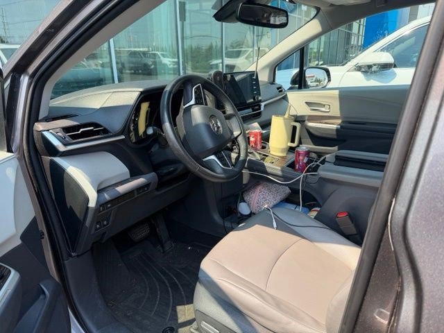 Used 2021 Silver Toyota XLE image 7