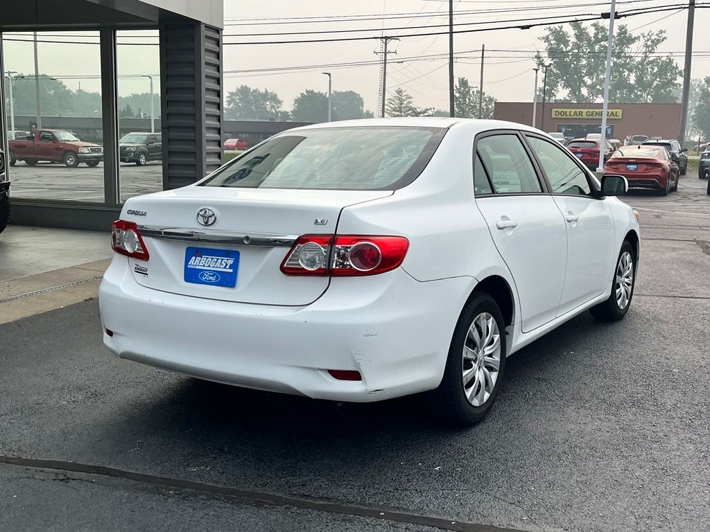 Used 2012 White Toyota LE image 4