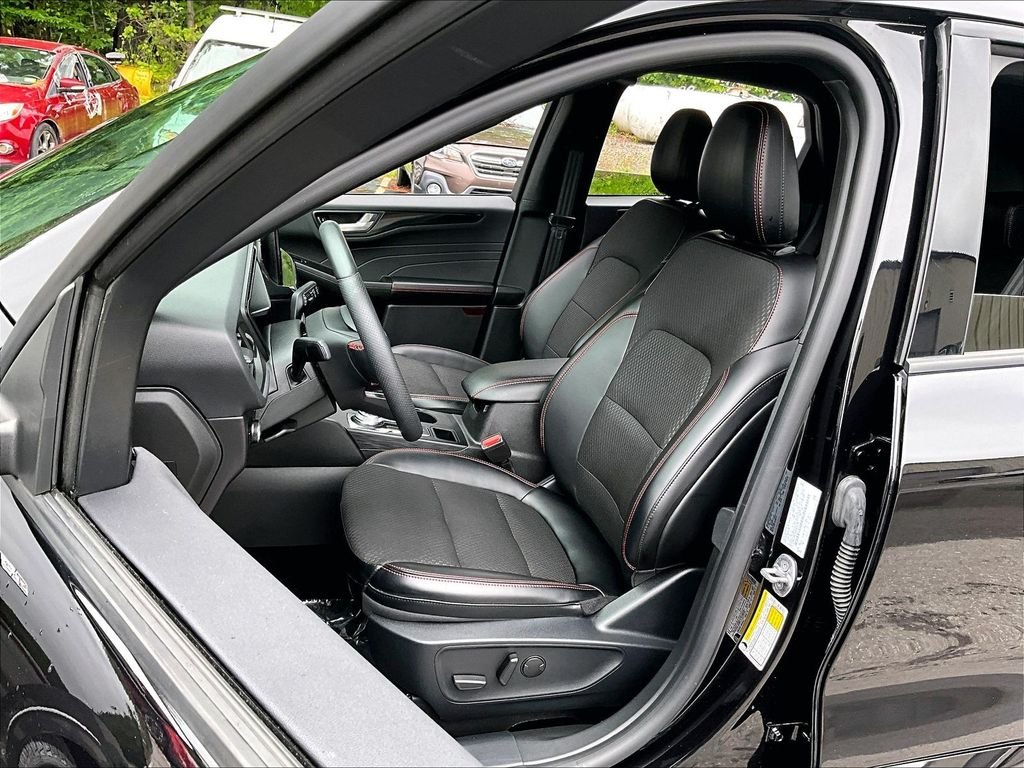 Used 2024 Black Metallic Ford ST-Line Select image 10