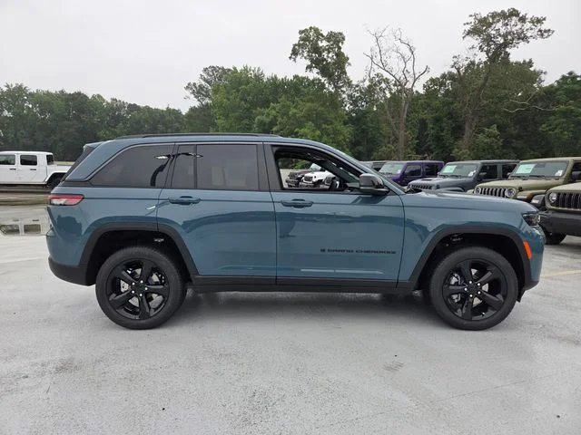 New 2026 Steel Blue Exterior Paint Jeep Limited image 10
