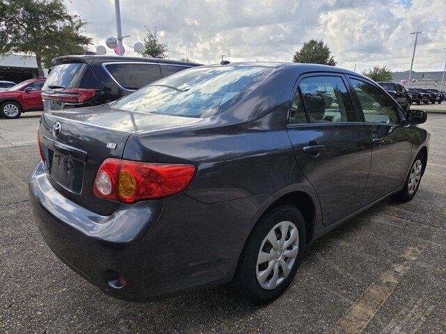 Used 2010 Magnetic Gray Metallic Toyota LE image 5