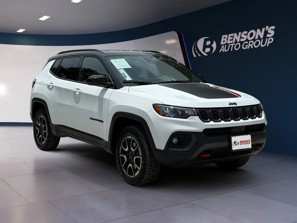 Used 2025 White Jeep Trailhawk image 7