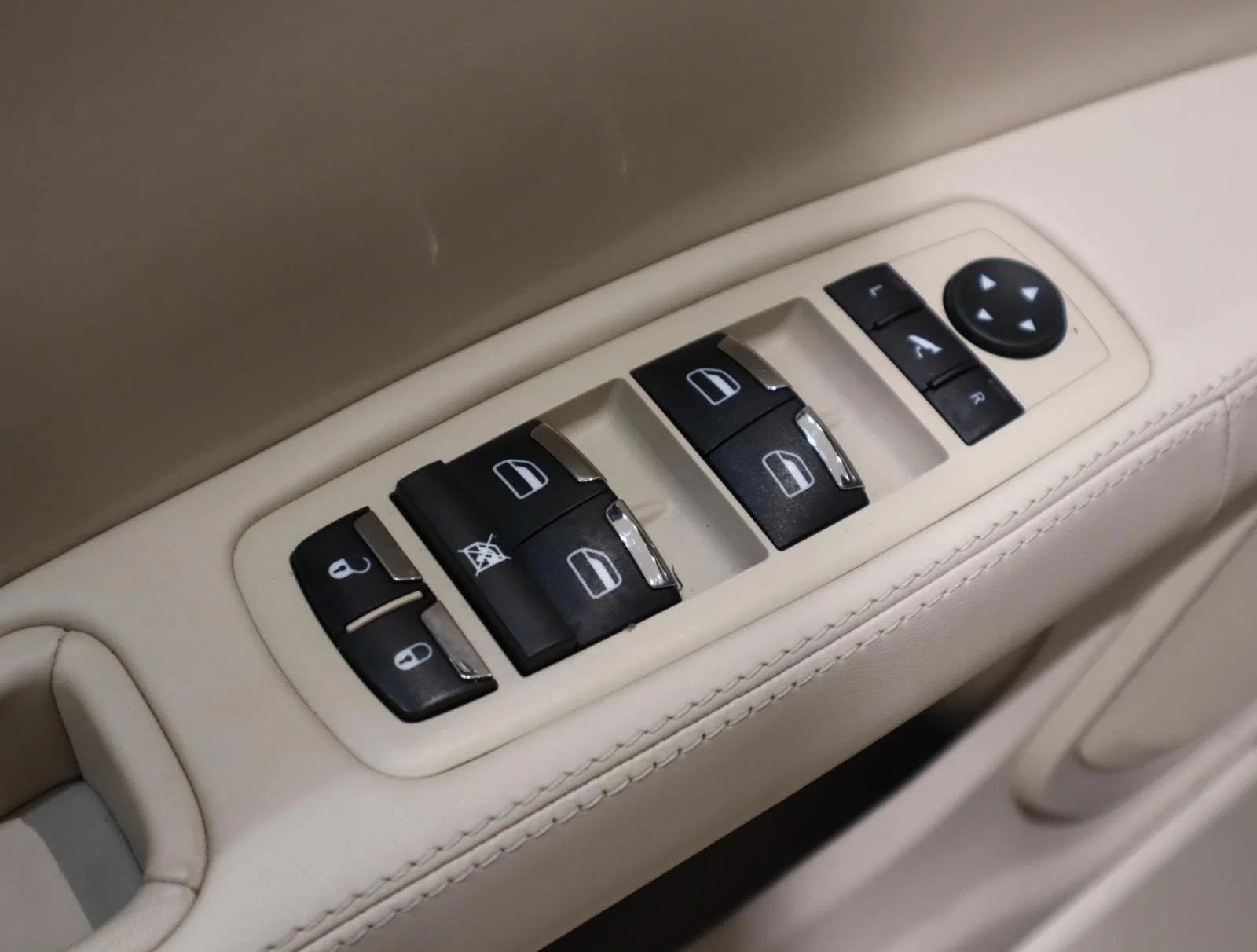 Used 2017 Red Maserati S Q4 GranLusso 3.0L image 25