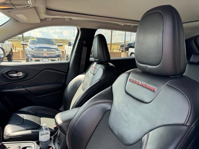 Used 2020 Silver Jeep Trailhawk 4x4 image 13