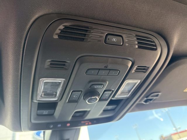Used 2021 Hunter Green GMC Denali image 34