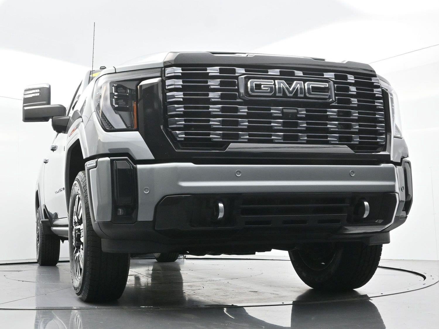 Used 2025 Sterling Metallic GMC Denali Ultimate image 45