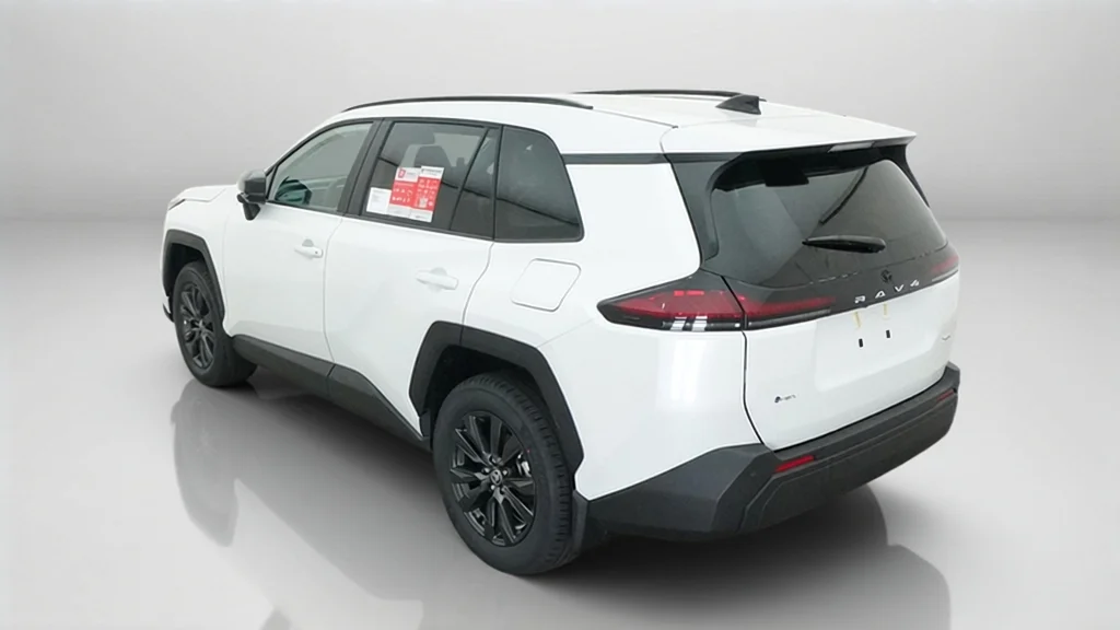 New 2026 Wind Chill Pearl Toyota XLE Premium image 14