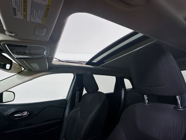 Used 2016 Gray Jeep Latitude image 20