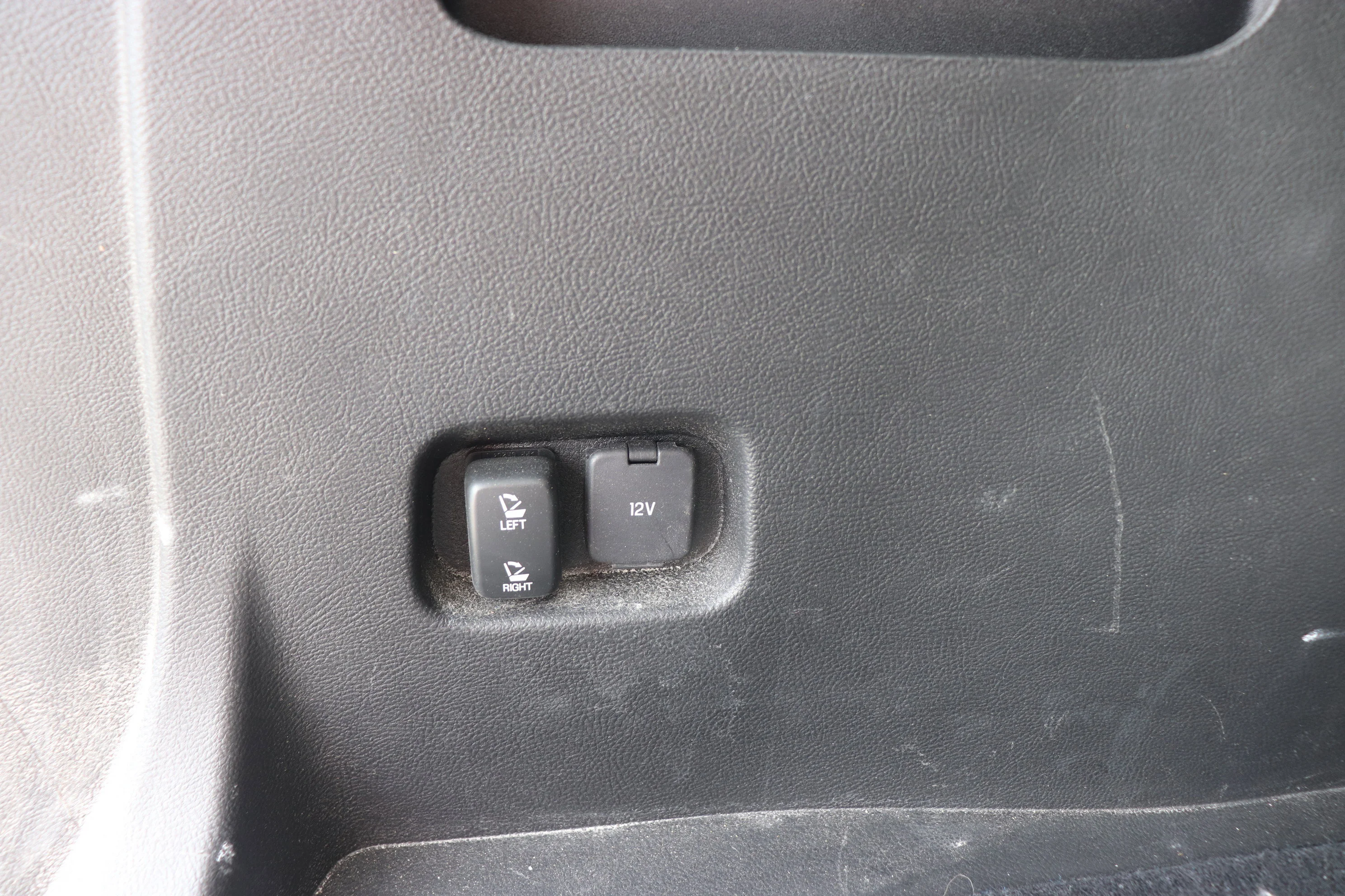 Certified Used 2023 Gray Ford SEL AWD image 8