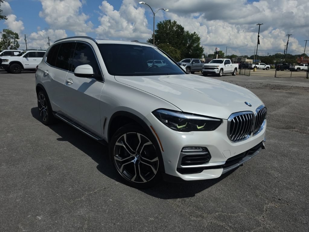Used 2020 White BMW xDrive40i image 1