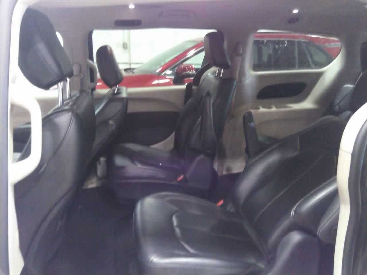 Used 2024 Chrysler Pacifica PHEV Select with VIN 2C4RC1S7XRR127100 for sale in Bloomington, Minnesota