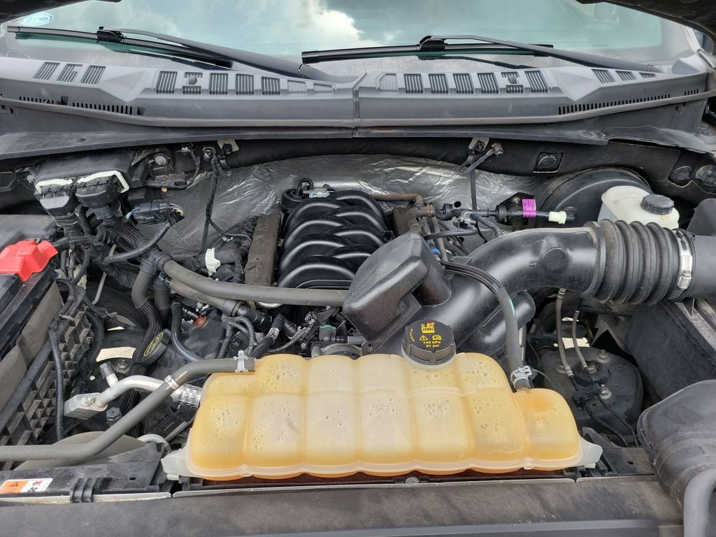 Used 2016 Gray Ford XLT image 39