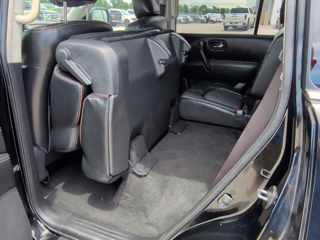 Used 2019 Super Black Nissan SL image 39