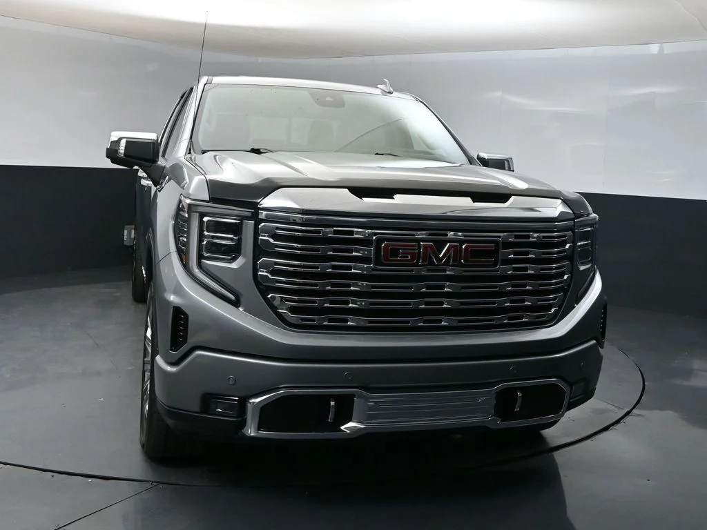 Used 2024 Silver GMC Denali image 6