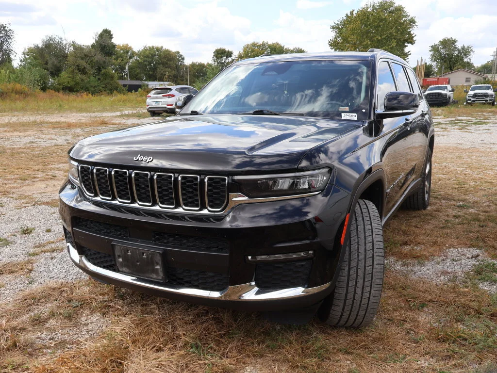 Used 2021 Black Jeep Limited image 3