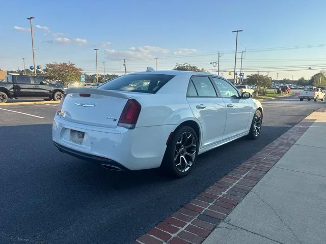 Used 2018 White Chrysler S image 7