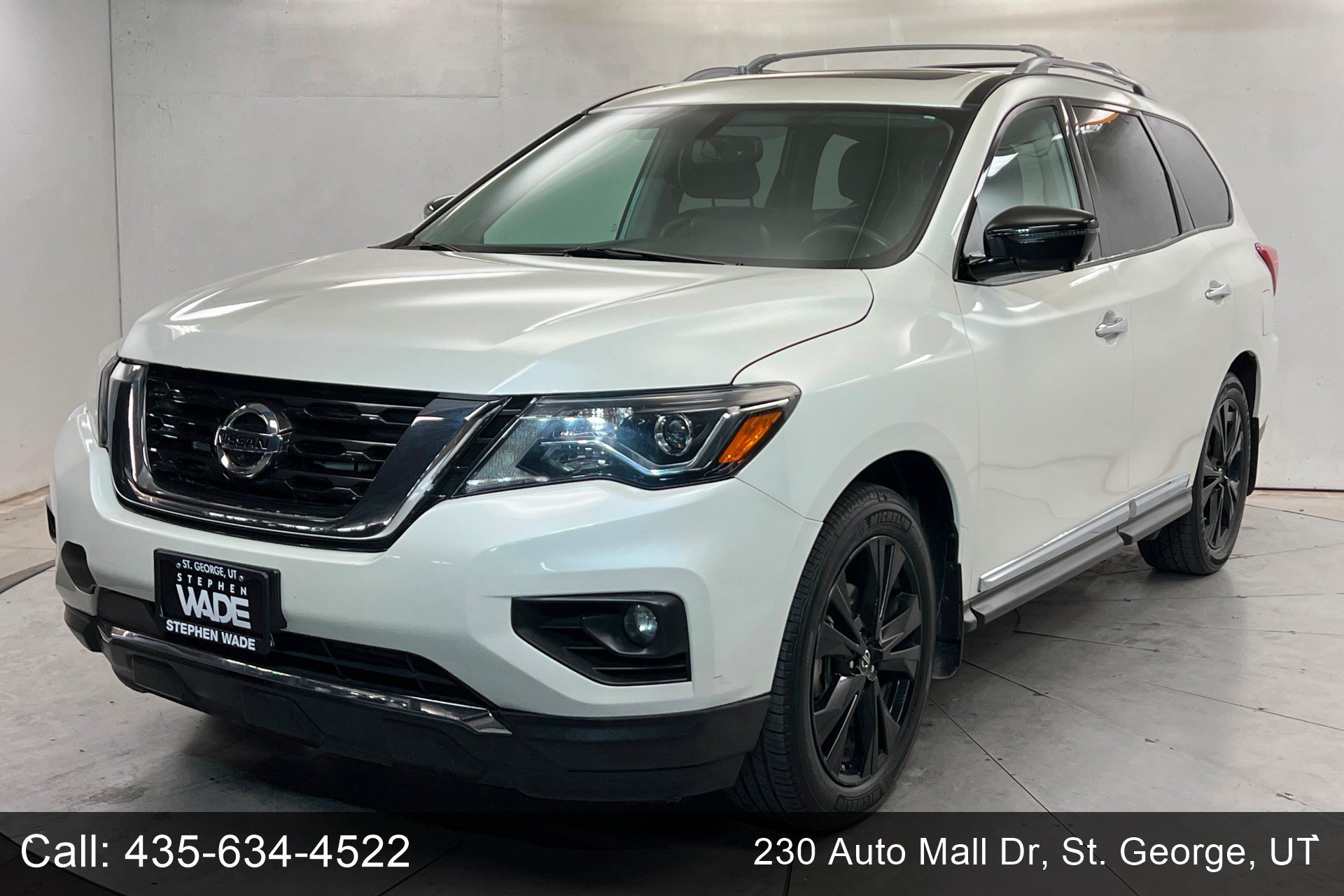 Used 2017 Pearl White Nissan Platinum image 1