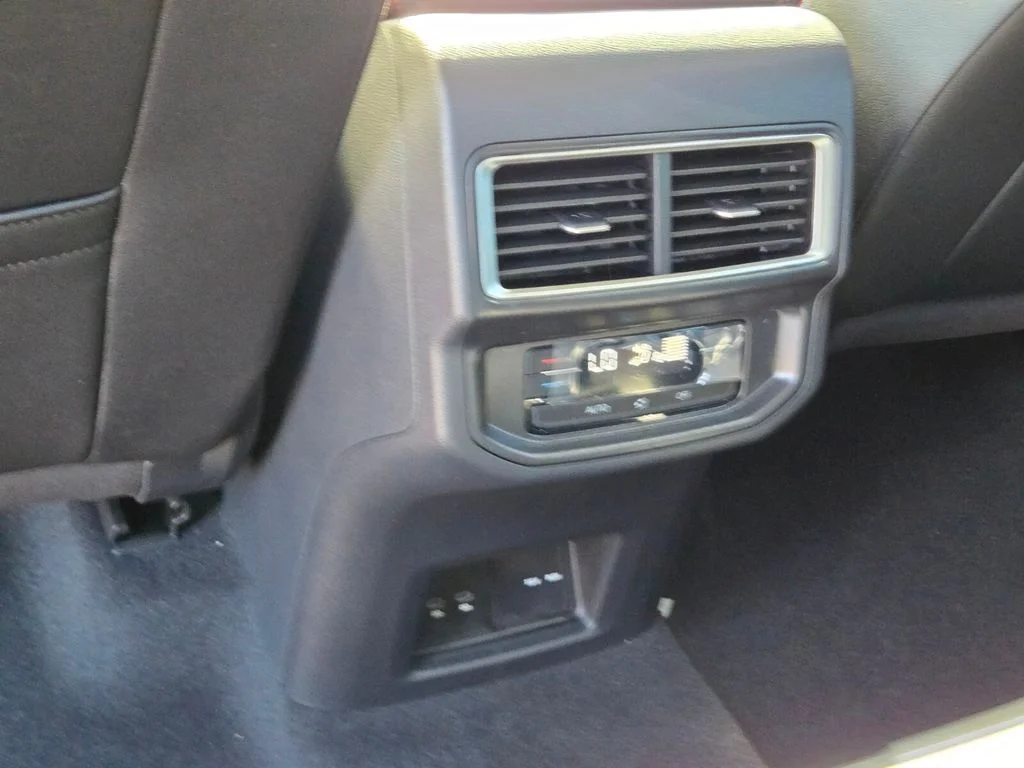 New 2026 White Volkswagen 2.0T Peak Edition image 8