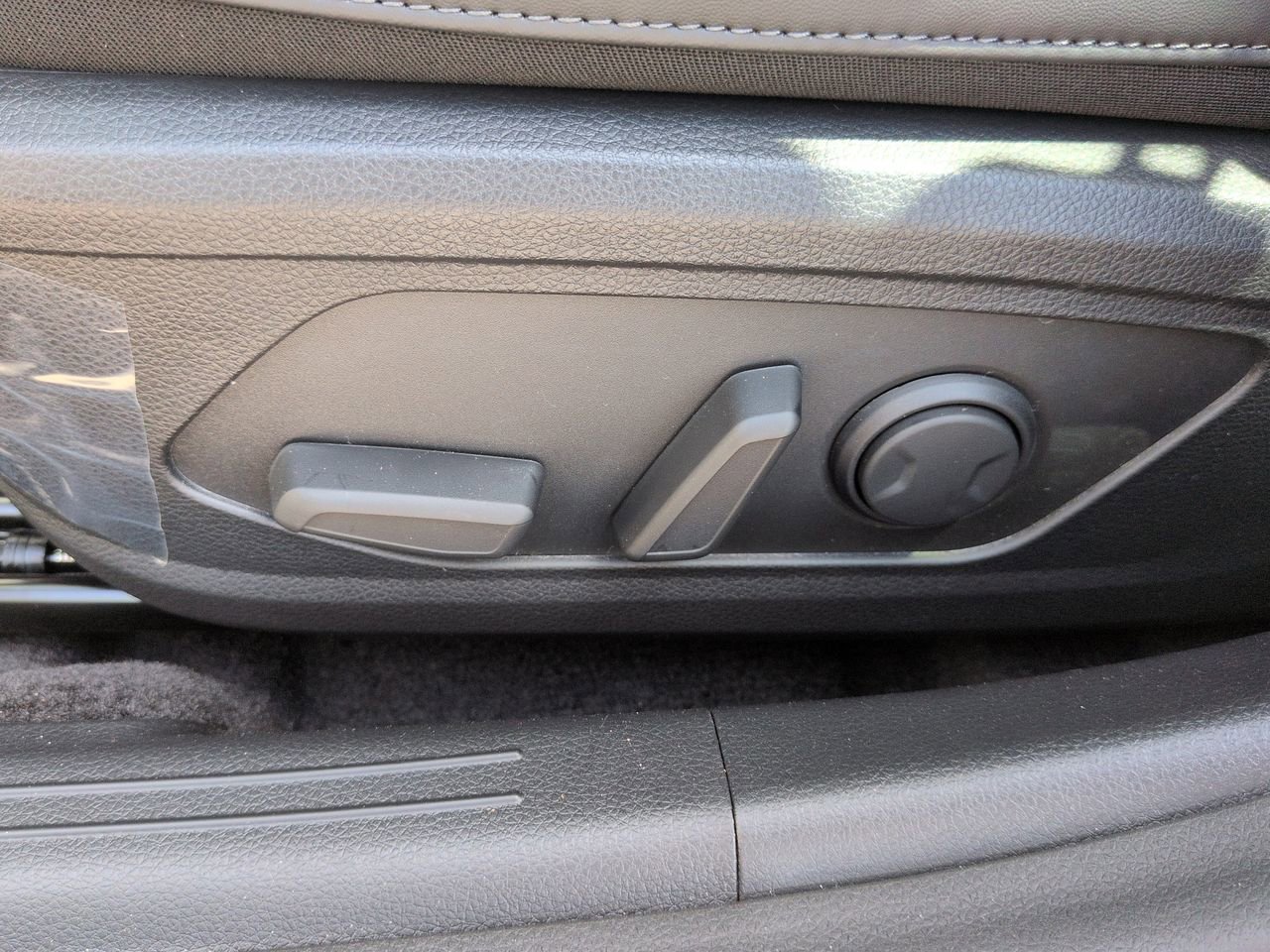 New 2026 Snow White Pearl Kia GT-Line image 17