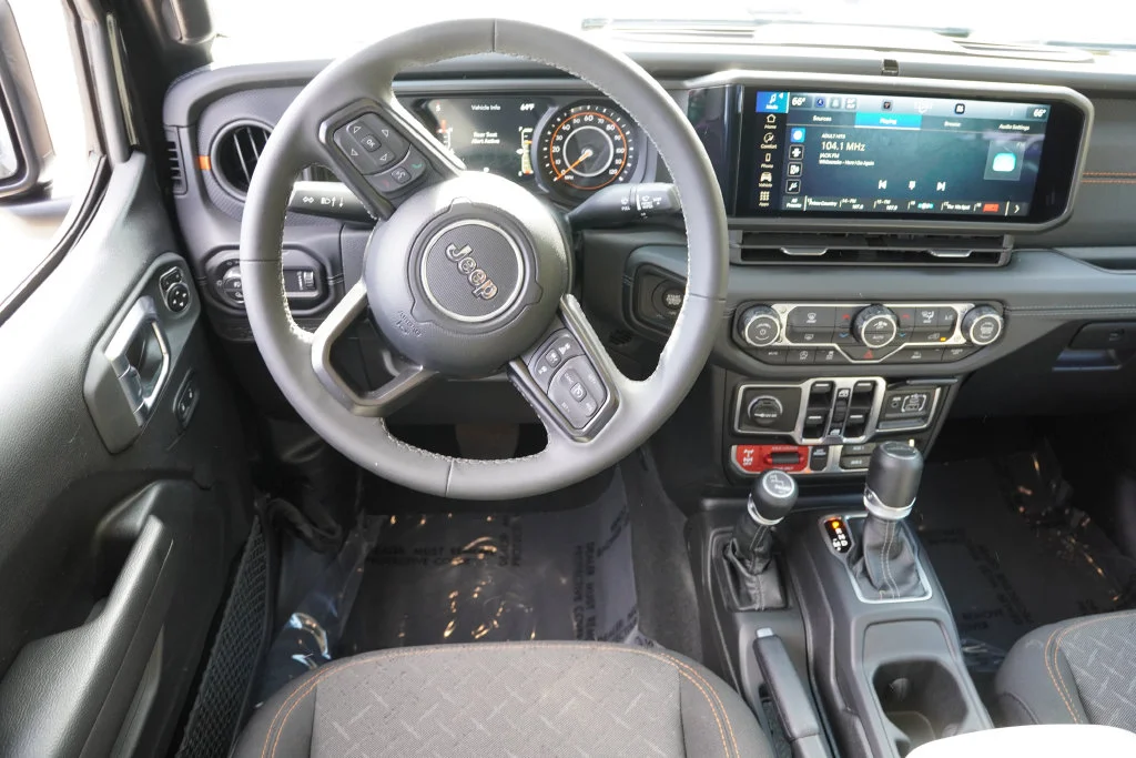 Certified Used 2026 Black Clearcoat Jeep Mojave image 19