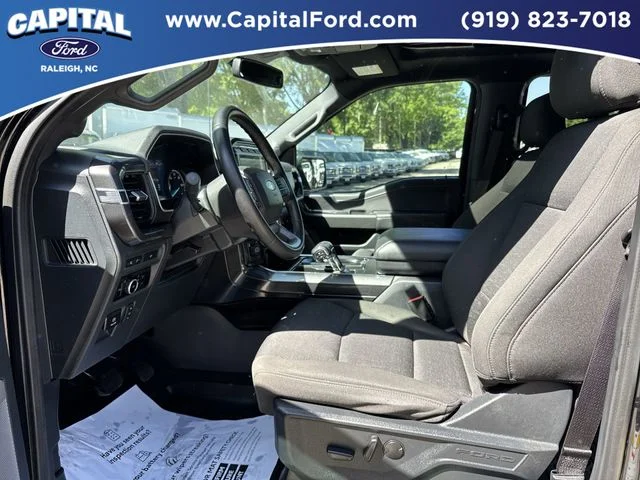 Used 2023 Black Ford XLT image 19