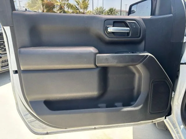 Used 2022 White Chevrolet WT image 9