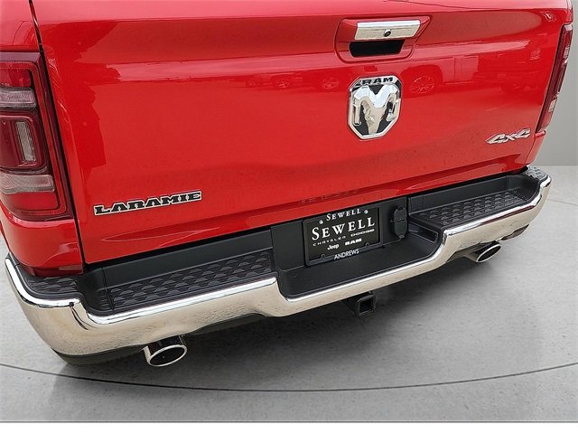 2022 Ram 1500 Laramie photo 2