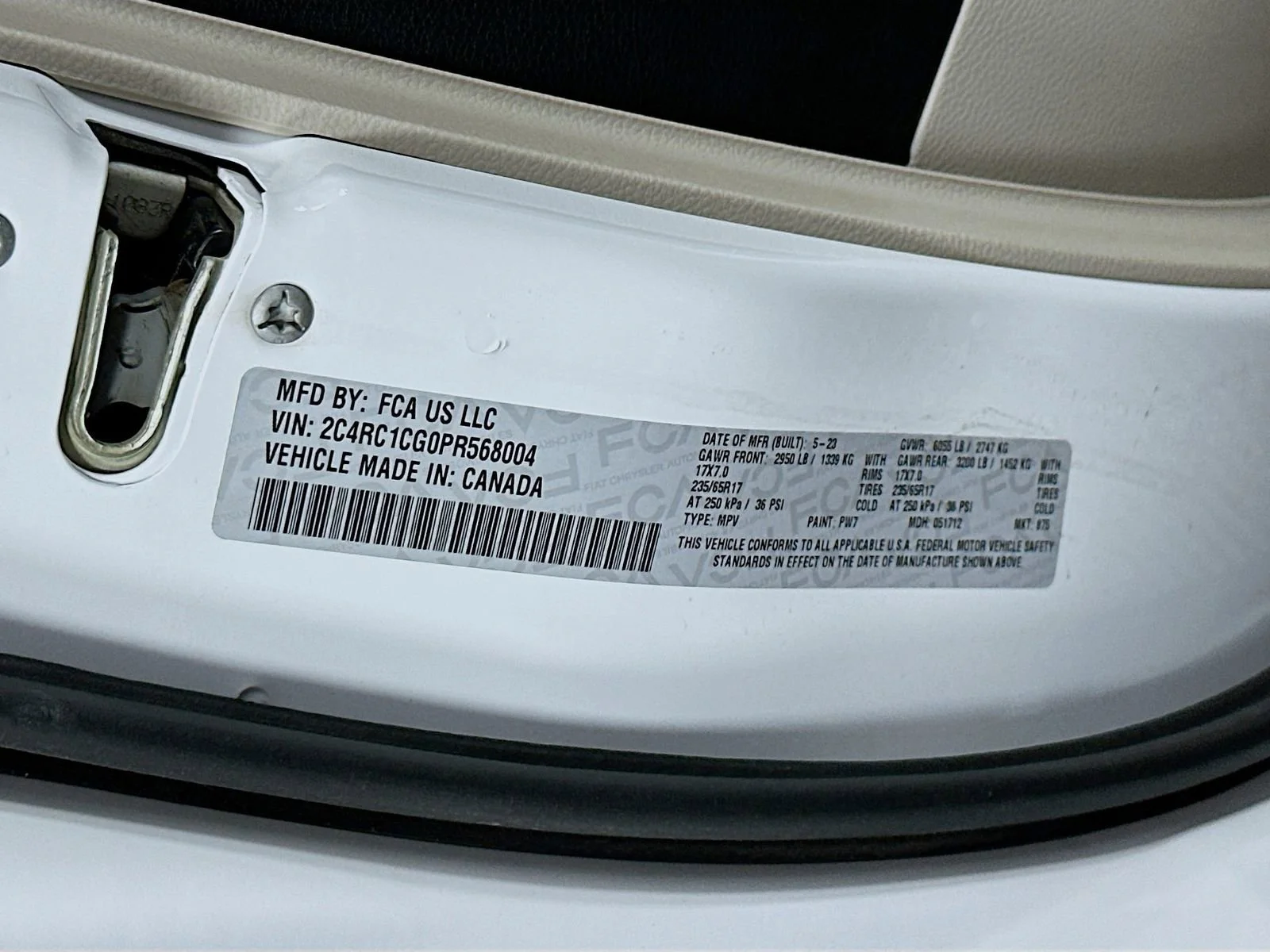 Used 2023 White Chrysler LX image 33