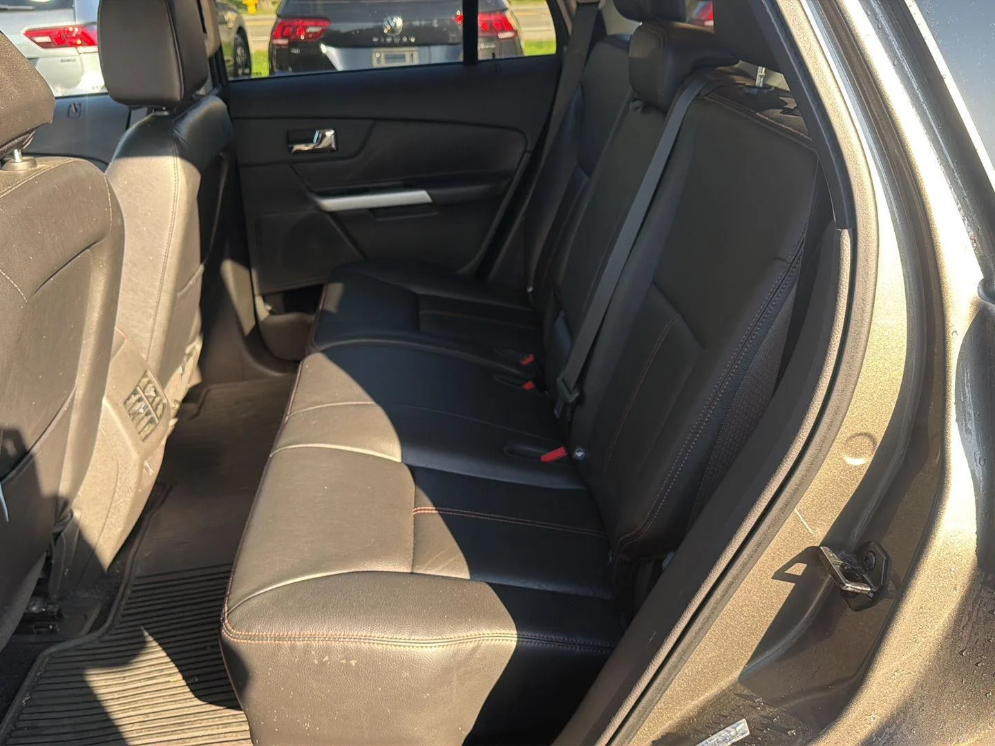 Used 2013  Ford Limited image 6