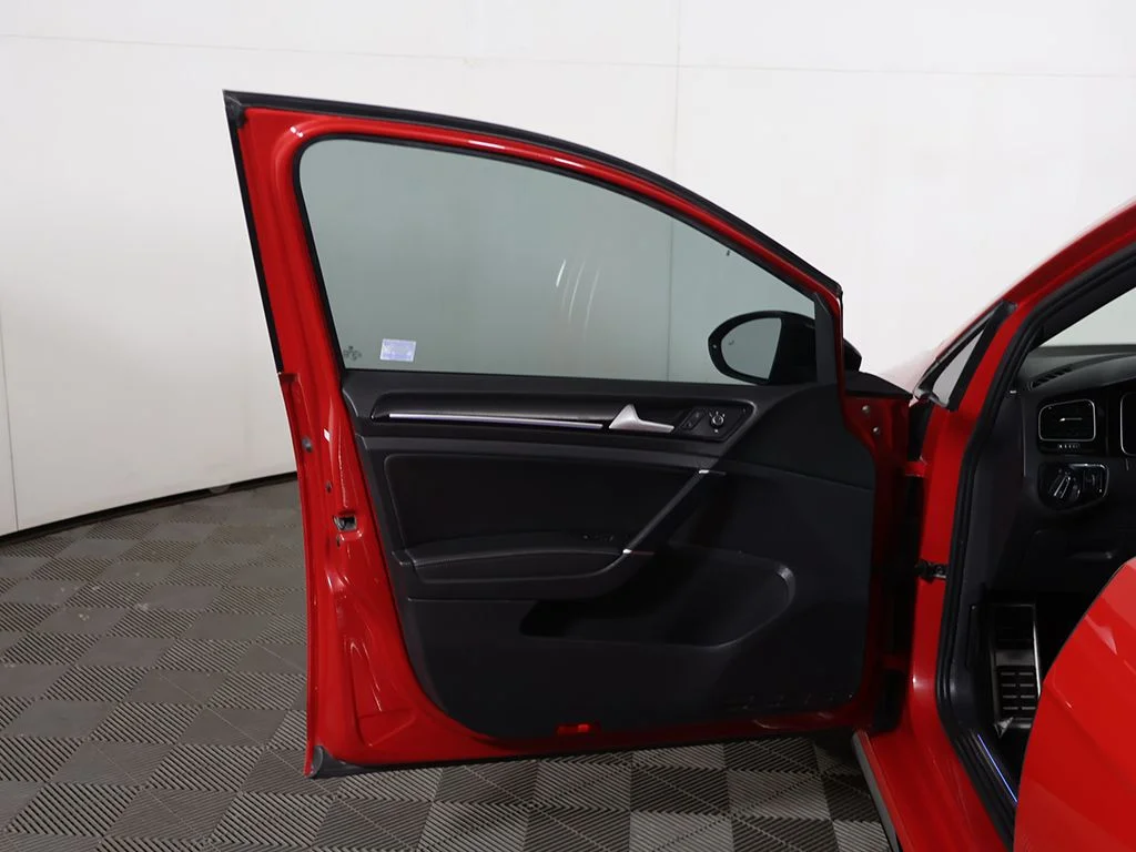 Used 2019 Red Volkswagen DCC & Navigation 4Motion image 19