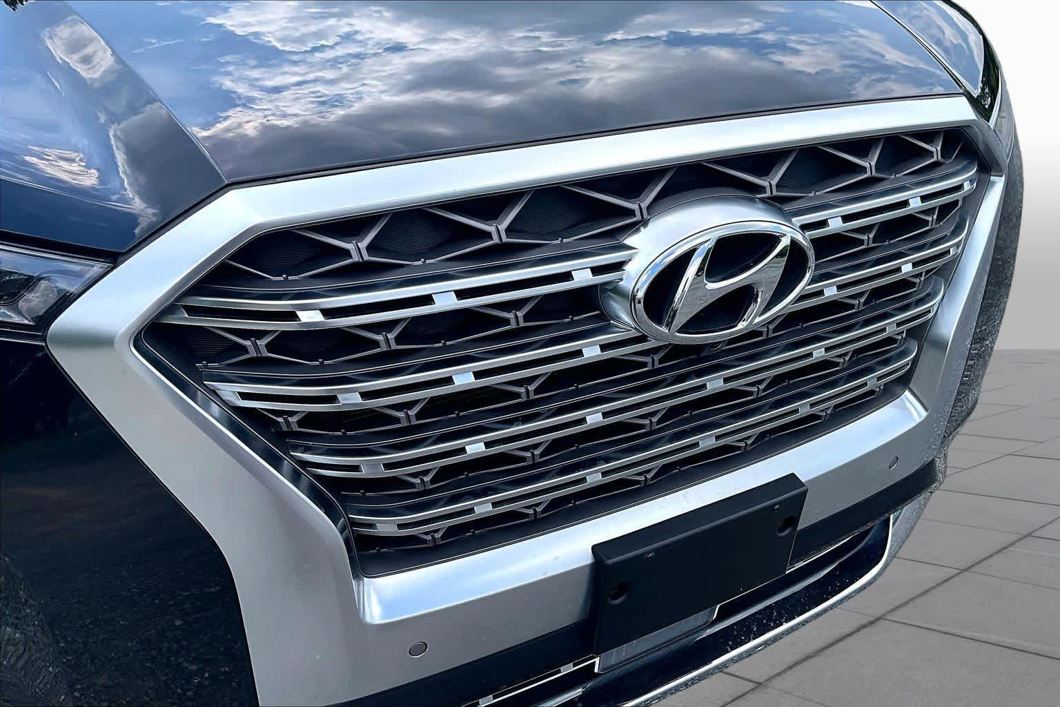 Used 2020 Moonlight Cloud Hyundai Limited image 30