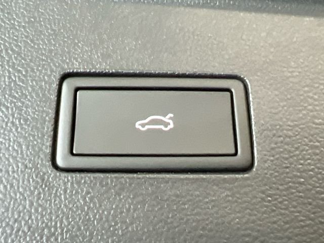New 2026 Black Volkswagen 2.0T SE w/Technology image 6