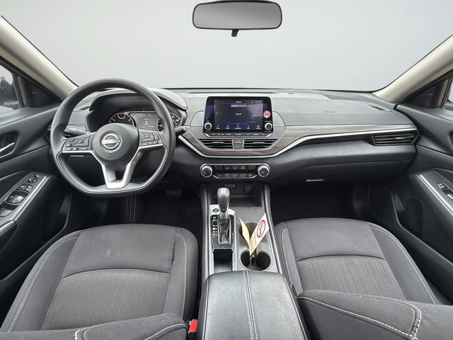 Used 2025 Red Nissan 2.5 SV image 9