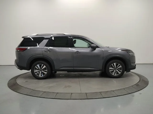 Used 2025 Gray Nissan SL image 9