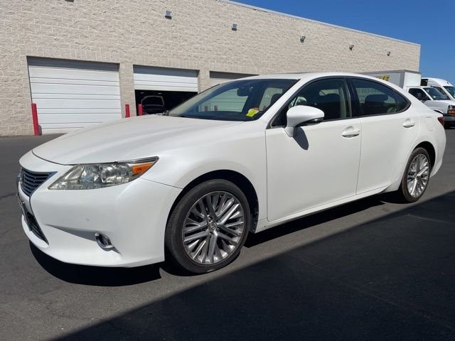 Used 2013  Lexus 350 image 3
