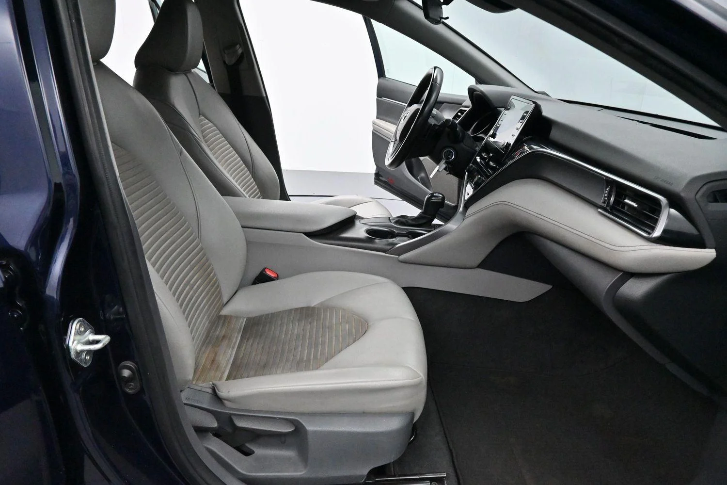 Used 2021 Blueprint Toyota SE image 27