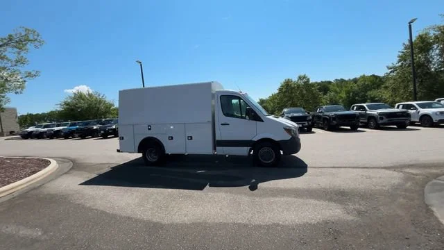 Used 2018 White Mercedes-Benz NA image 6