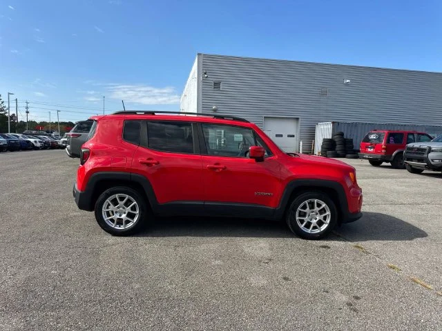 Used 2020 Red Jeep Latitude image 3