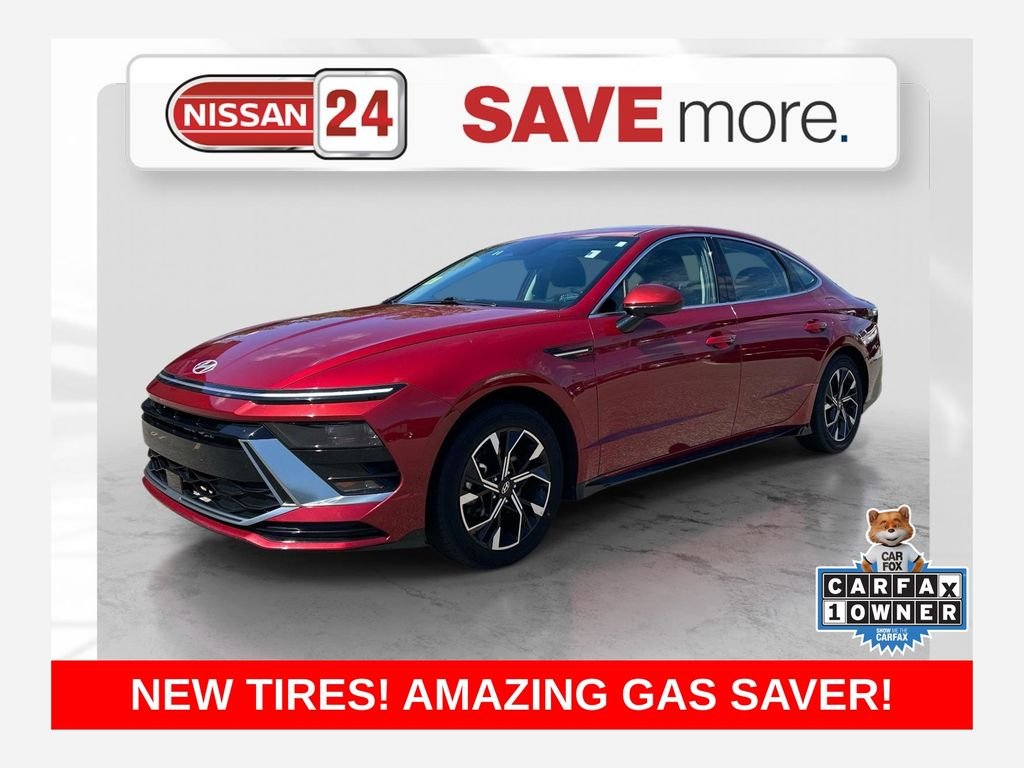 Used 2024 Red Hyundai SEL image 1
