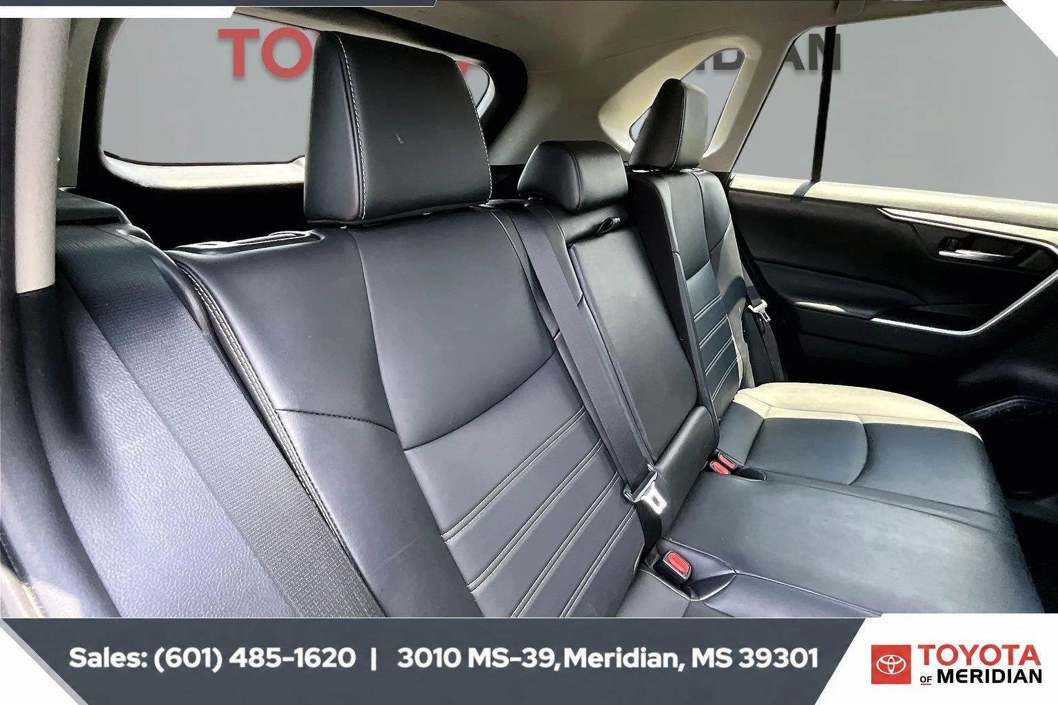 Used 2023 Magnetic Gray Metallic Toyota XLE Premium image 20