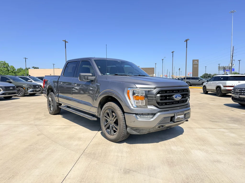 Used 2022 Carbonized Gray Metallic Ford XLT image 3