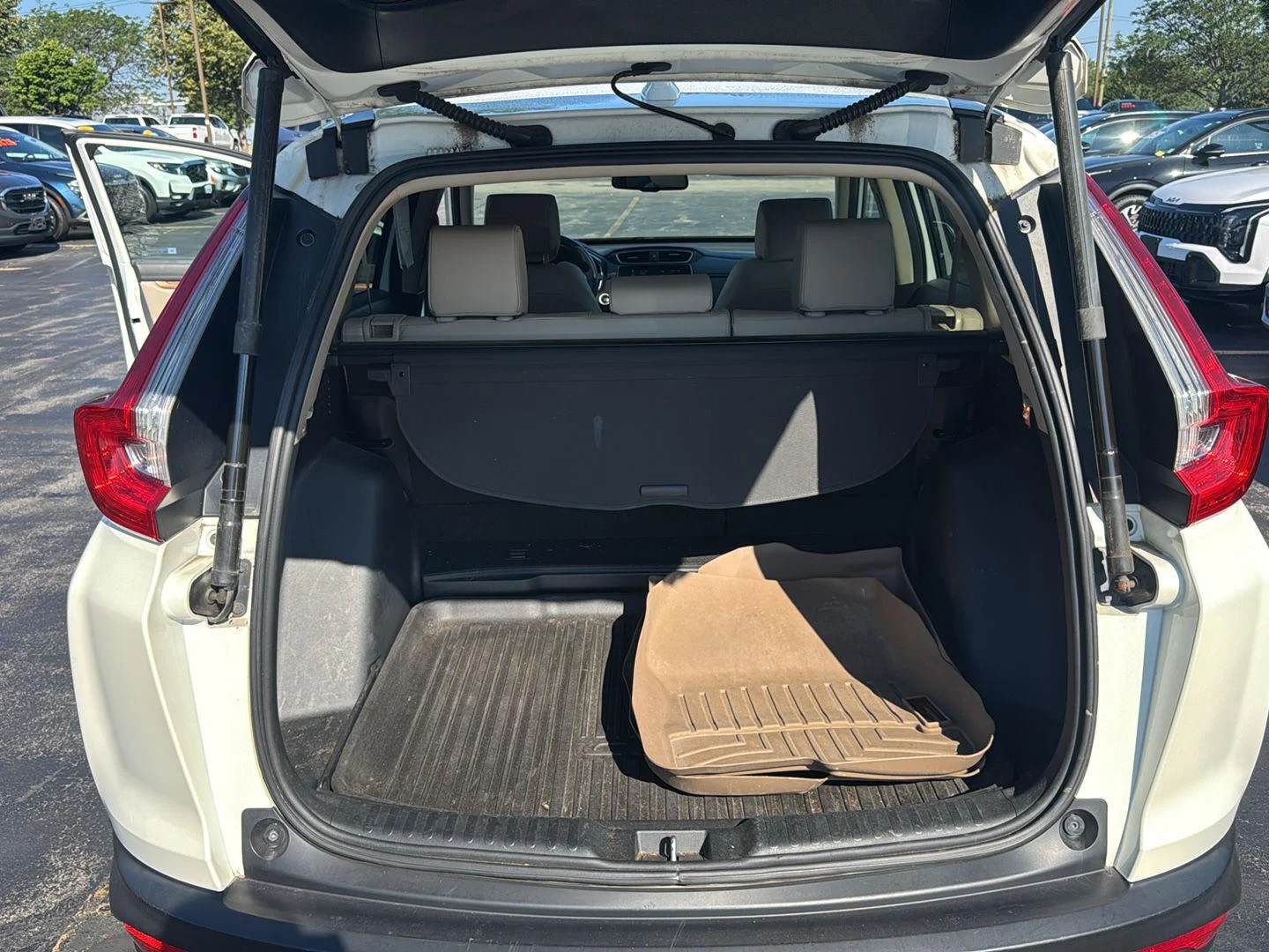 Used 2017 White Diamond Pearl Honda EX-L image 23