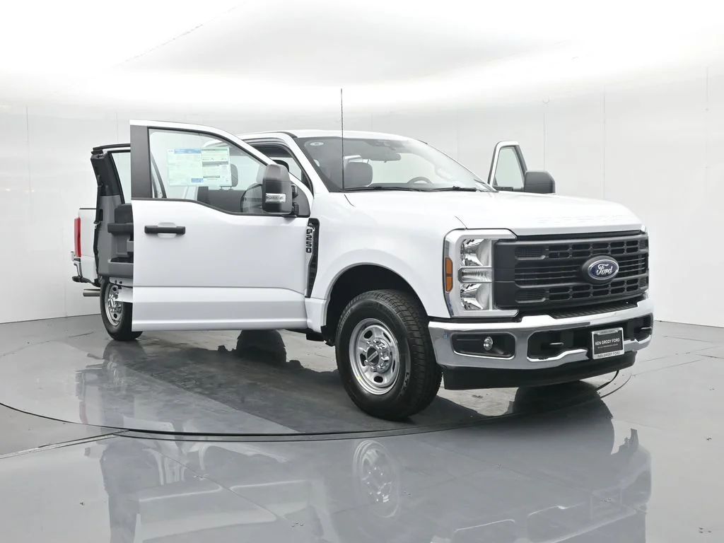 New 2026 Oxford White Ford XL image 34