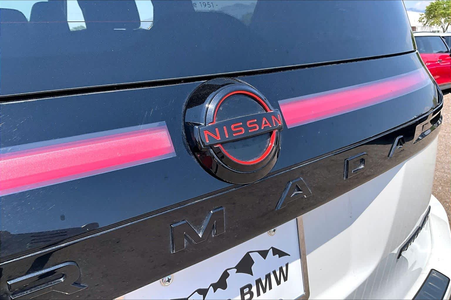 Used 2025 Aspen White Tricoat/Super Black Nissan PRO-4X image 28
